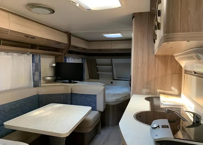 Kemp Przyczepy Vip - Osrodek Na Klifie Village - Helska 11