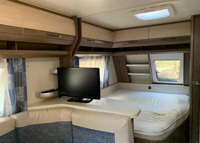 Przyczepy Vip - Osrodek Na Klifie Village - Helska 11 *